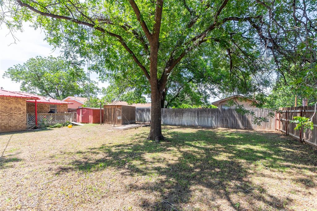 1700 N Avenue H Property Photo 31