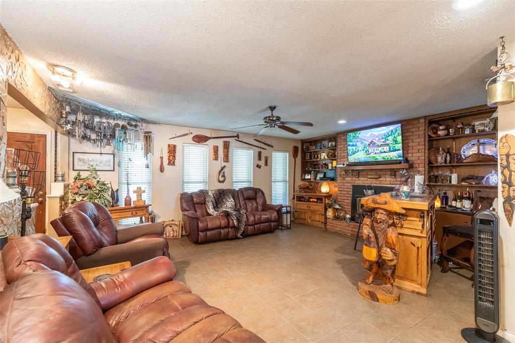 1800 N Avenue F Property Photo 5