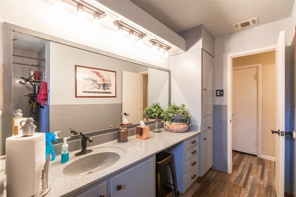 1800 N Avenue F Property Photo 16