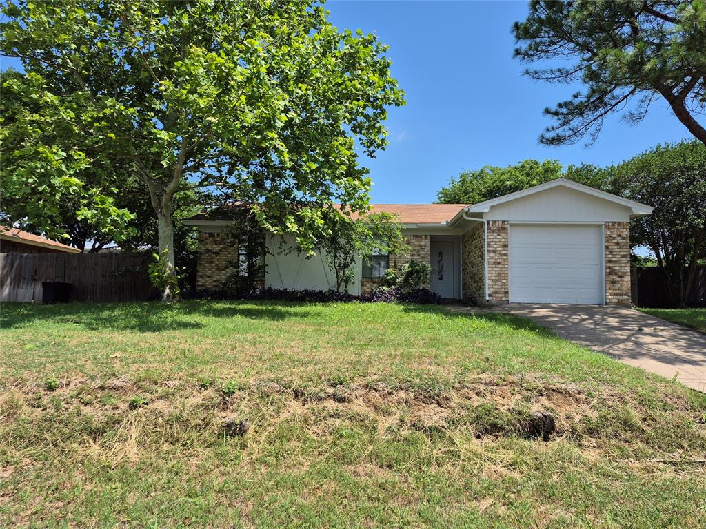 825 Springhill Drive Property Photo 1