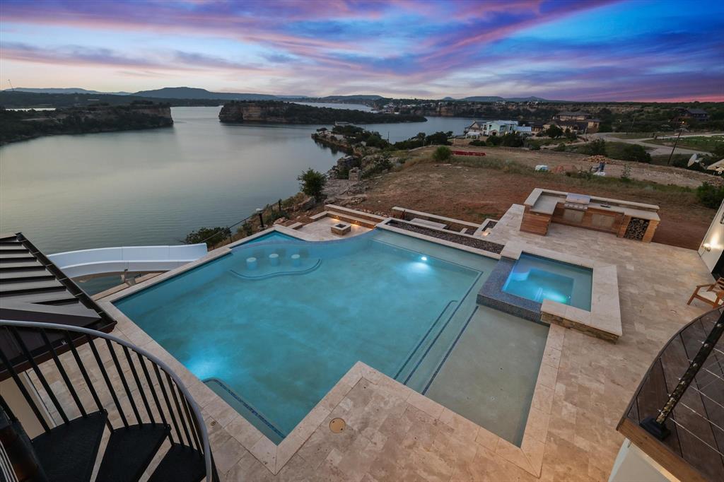 7077 W Hells Gate Drive Property Photo 2