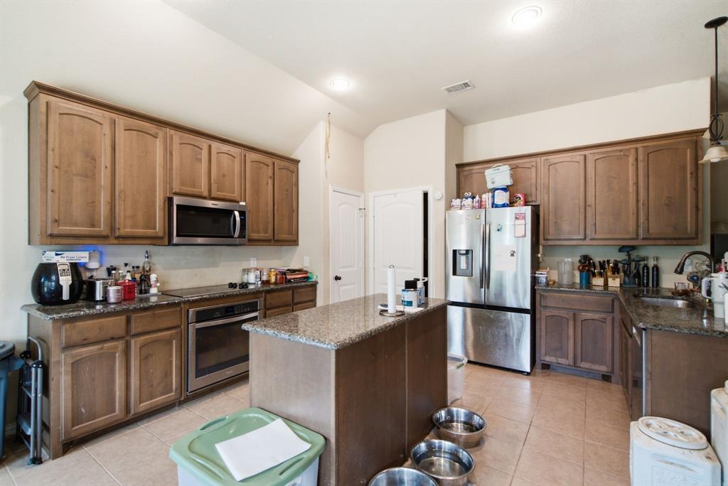101 Hampton Lane Property Photo 19