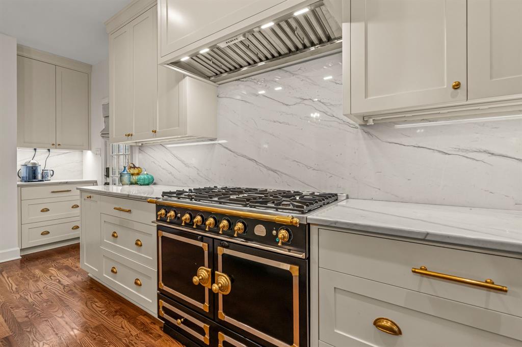 3913 Hamilton Avenue Property Photo 11