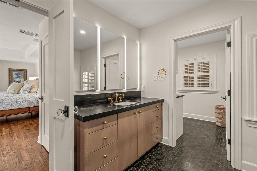 3913 Hamilton Avenue Property Photo 21