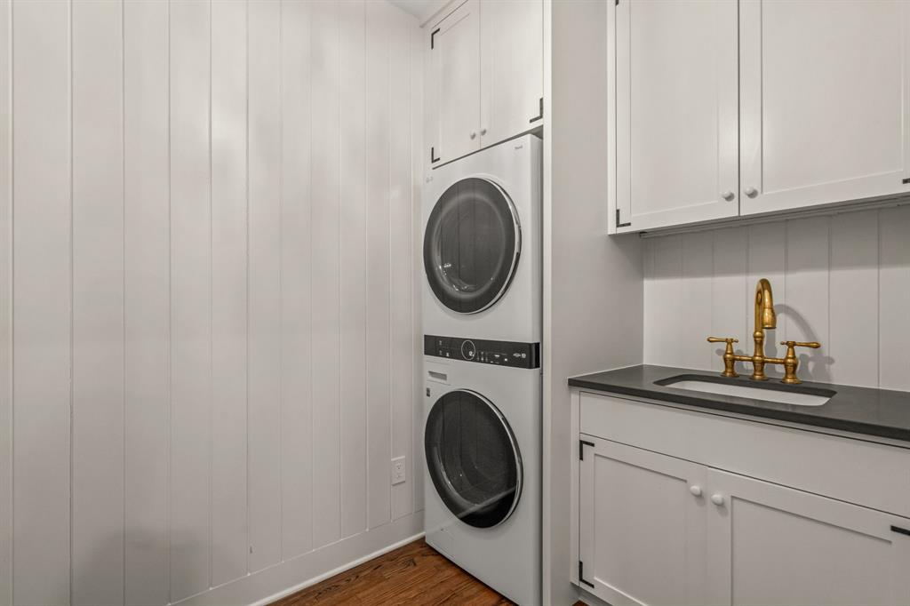 3913 Hamilton Avenue Property Photo 27