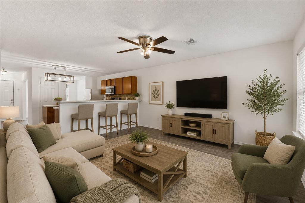 1109 Post Oak Trail Property Photo 2