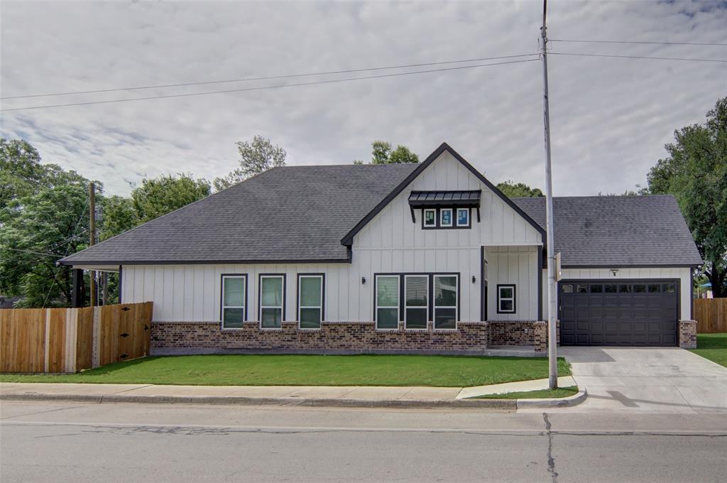 3220 N Houston Street Property Photo 1