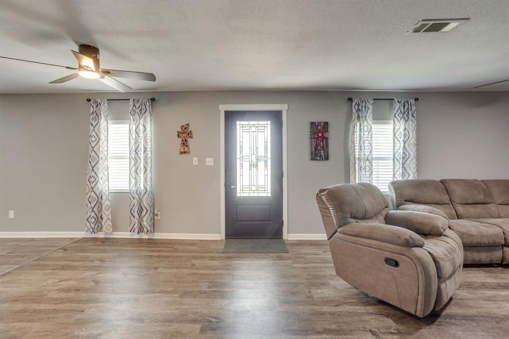 6296 Fm 1195 Property Photo 3
