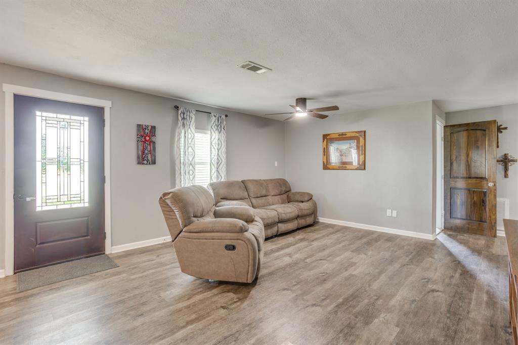 6296 Fm 1195 Property Photo 4