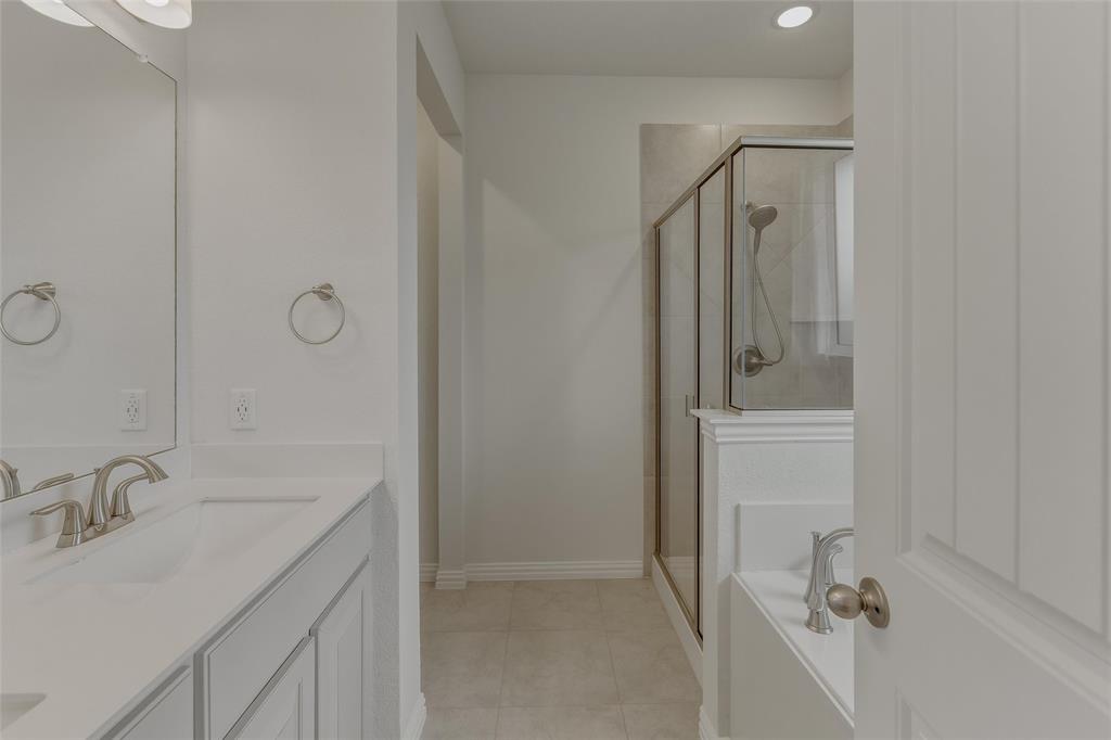 1037 Flagstone Drive Property Photo 13