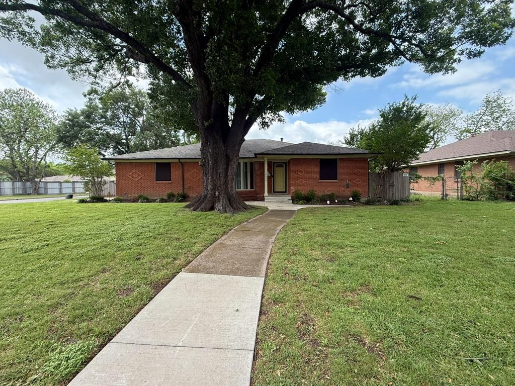 2424 Dorrington Drive Property Photo 1