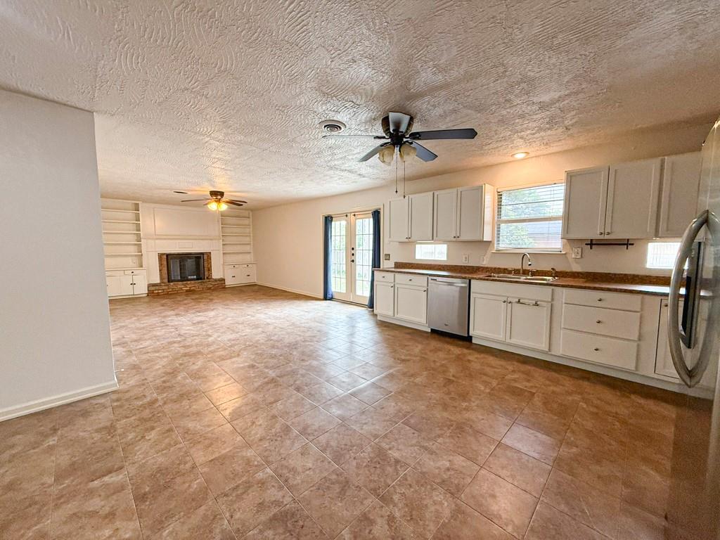 2424 Dorrington Drive Property Photo 8