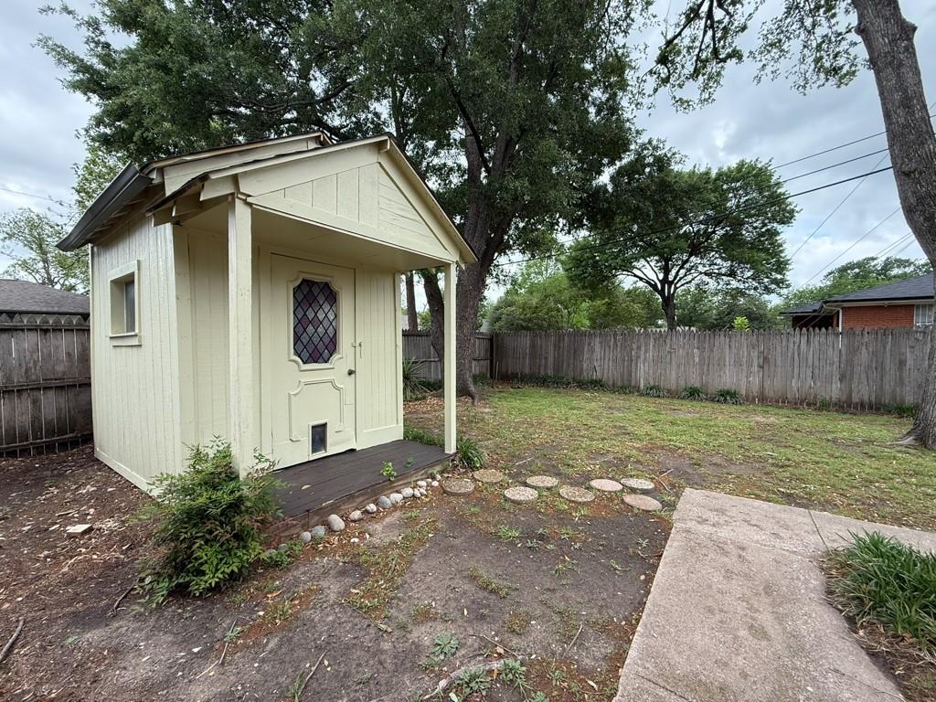 2424 Dorrington Drive Property Photo 23