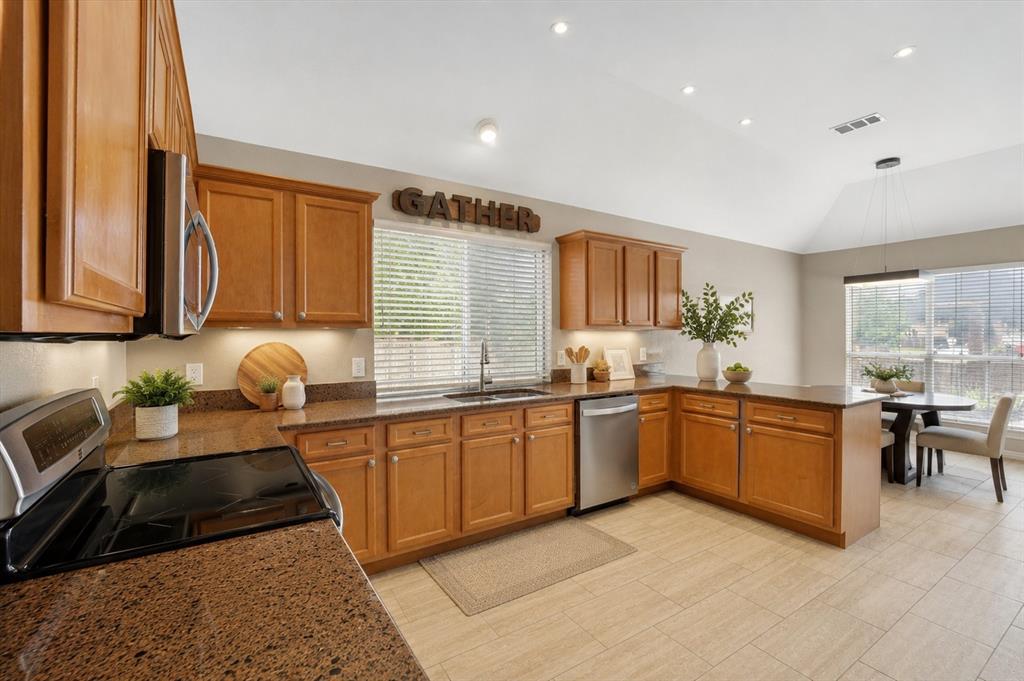 4909 Lansdale Drive Property Photo 8