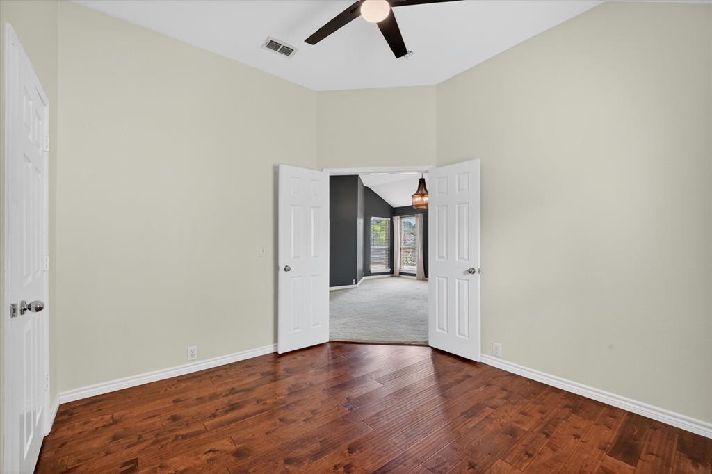 4909 Lansdale Drive Property Photo 16