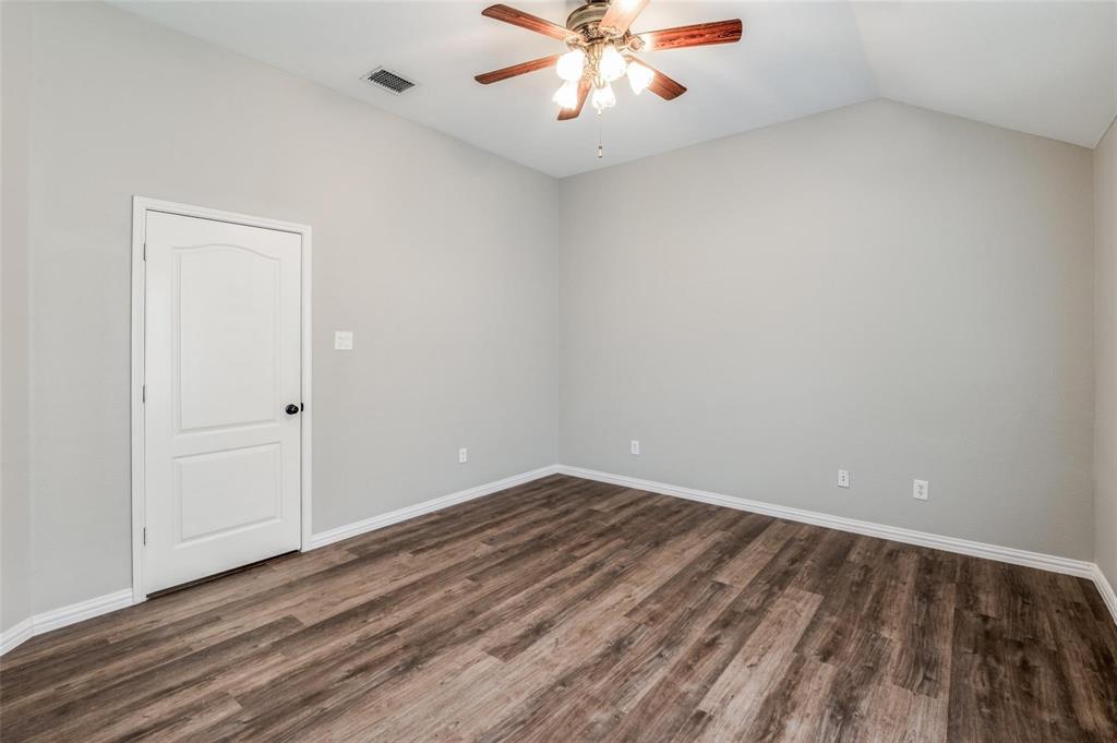 9300 Chesapeake Lane Property Photo 3