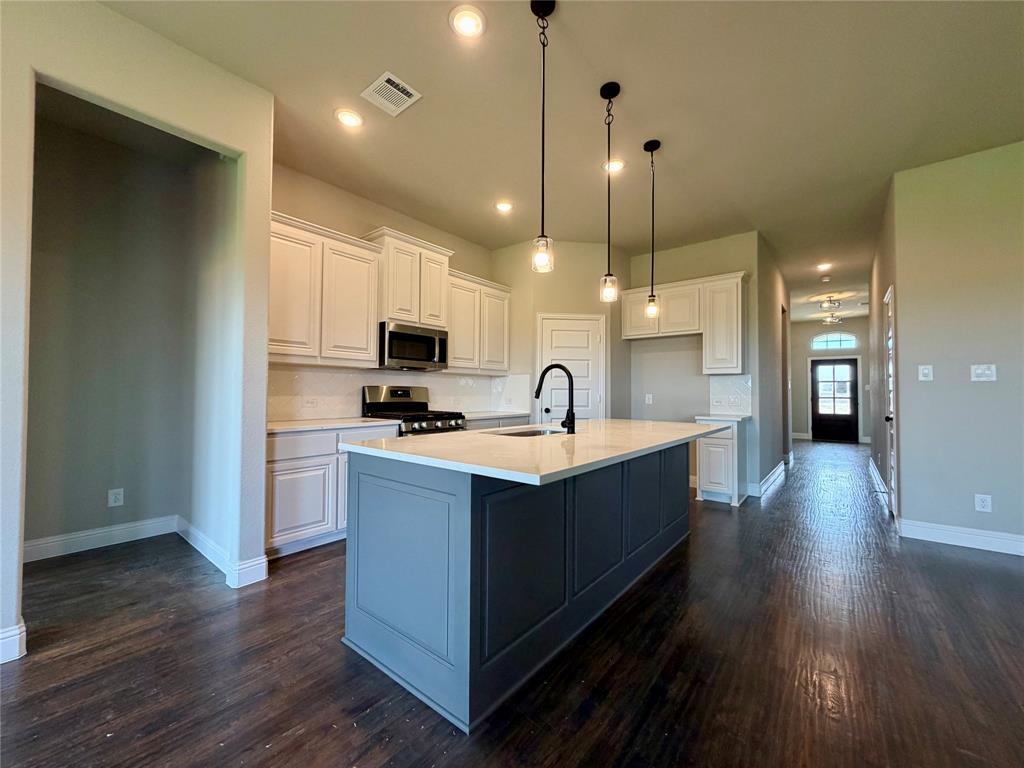 2813 Slama Trail Property Photo 10