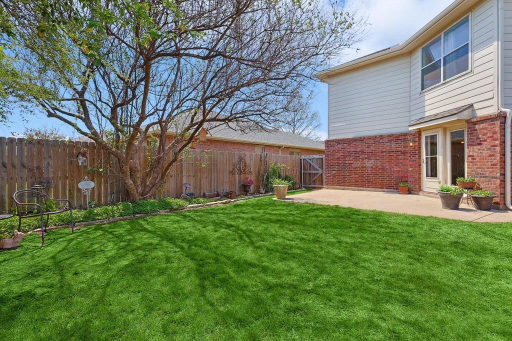 10740 Irish Glen Trail Property Photo 3