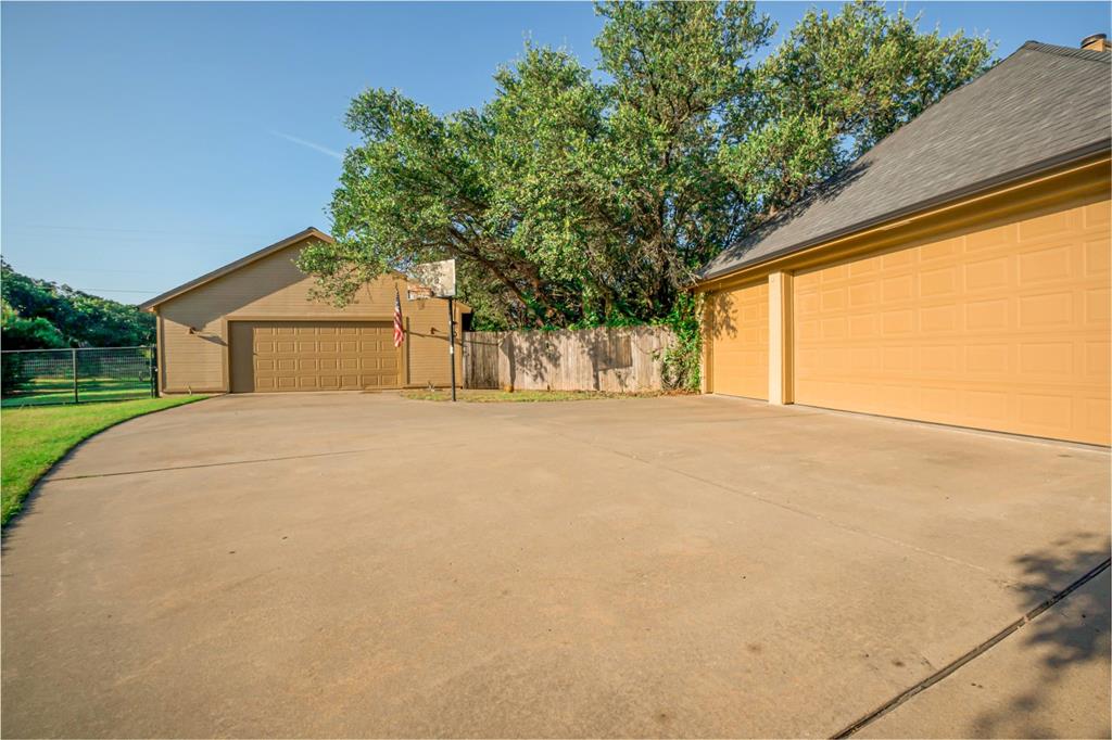 182 Lakeview Drive Property Photo 3