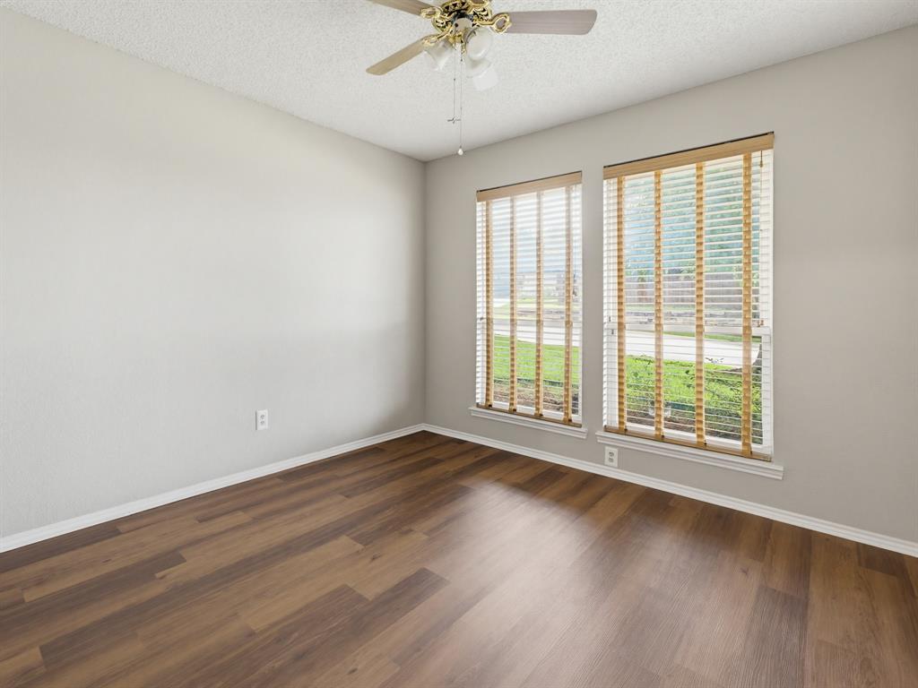 6504 N Park Drive Property Photo 11