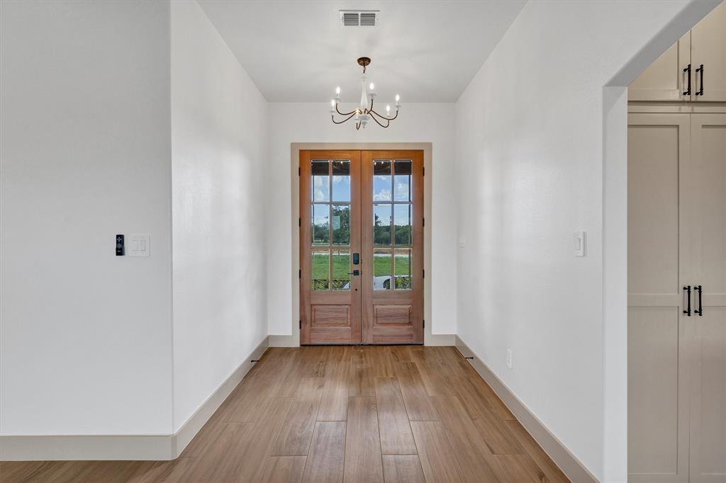 5006 Stover Way Property Photo 4