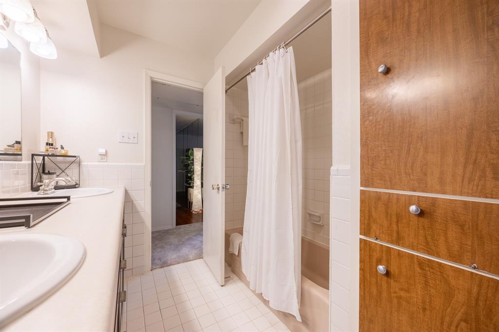6027 E University Boulevard 215 Property Photo 14