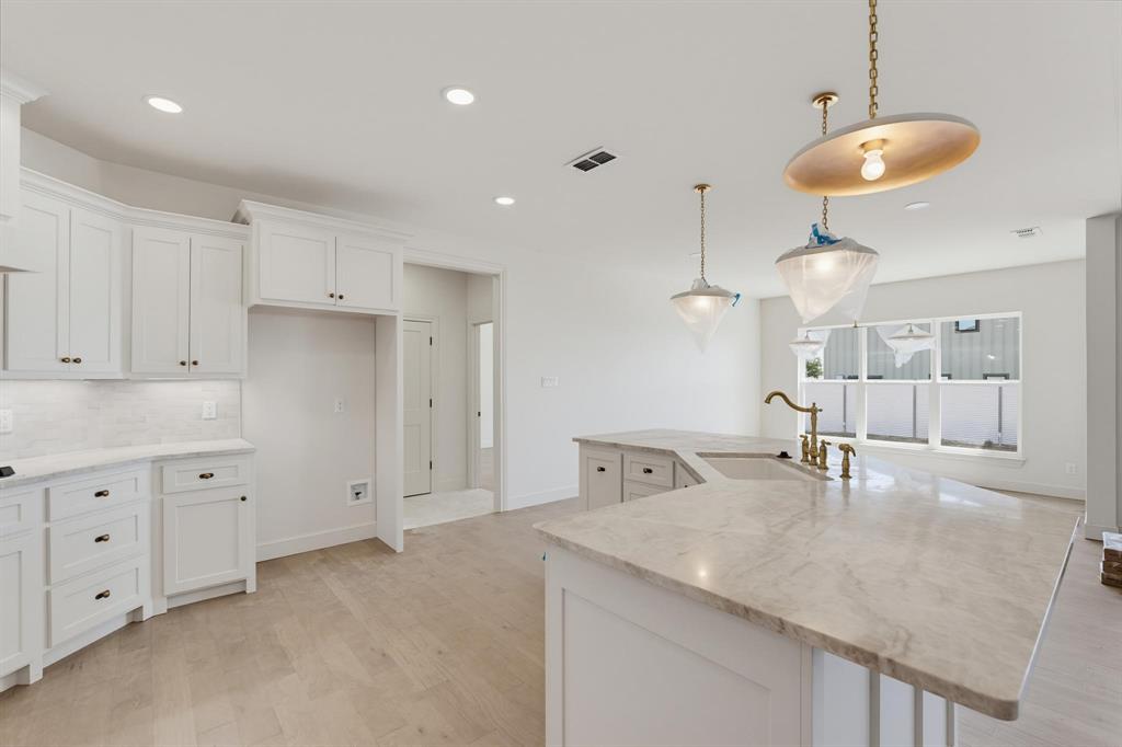 6715 Chisholm Trail Property Photo 8