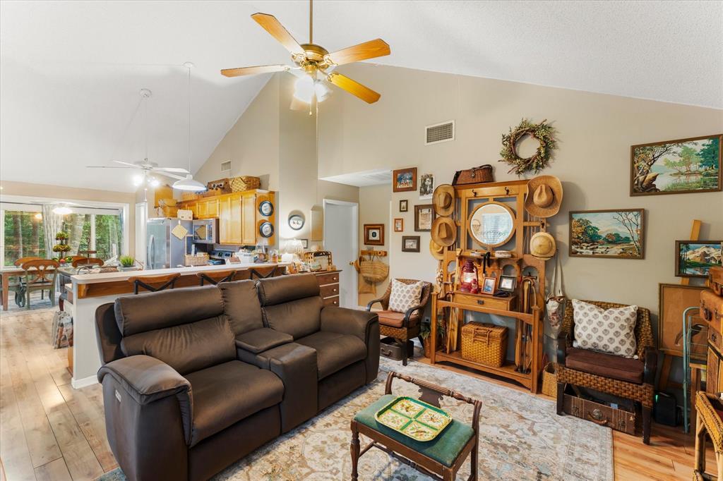 177 Woodfern Glen Property Photo 1