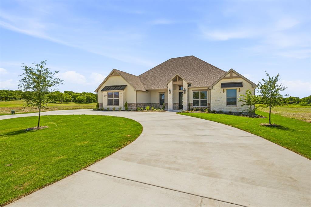 107 Eagle Court Property Photo 3