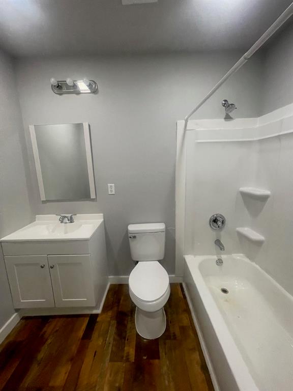 320 W 6th Street Property Photo 10
