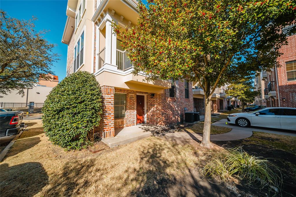 2002 Azure Pointe Property Photo 2