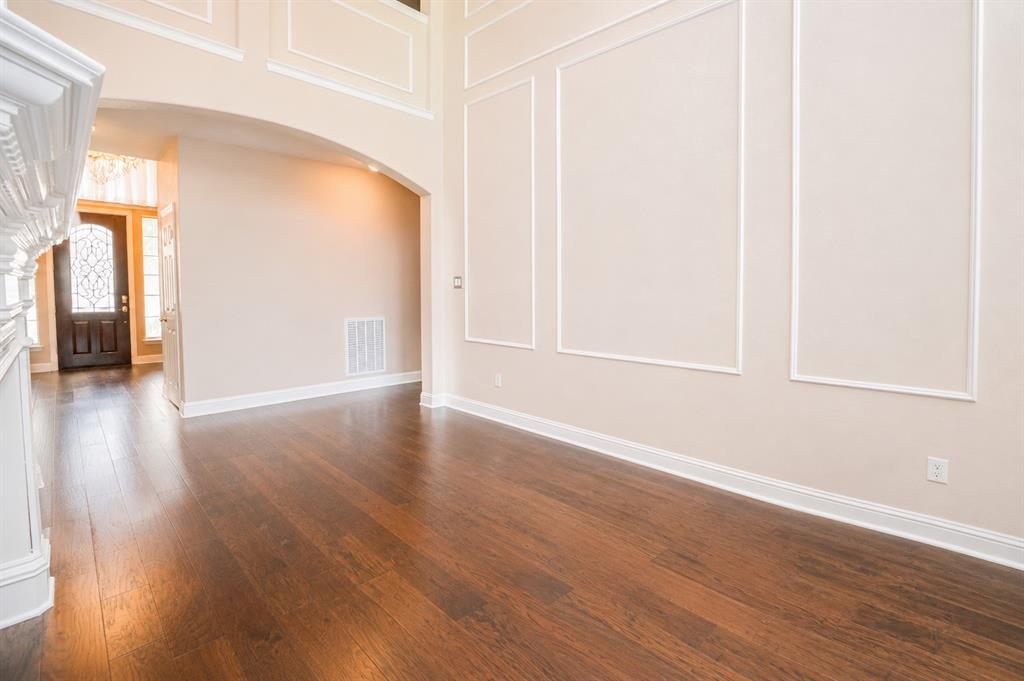 4453 Red Barn Drive Property Photo 6