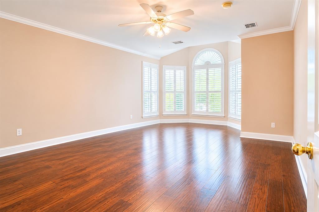 4453 Red Barn Drive Property Photo 17