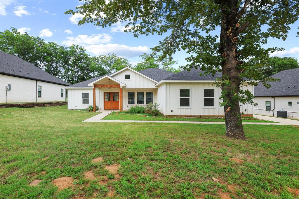 1834 S Park Avenue Property Photo 2