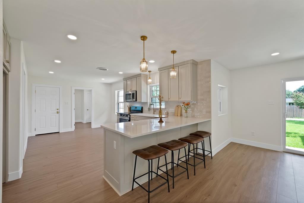 1618 Comanche Trail Property Photo 8