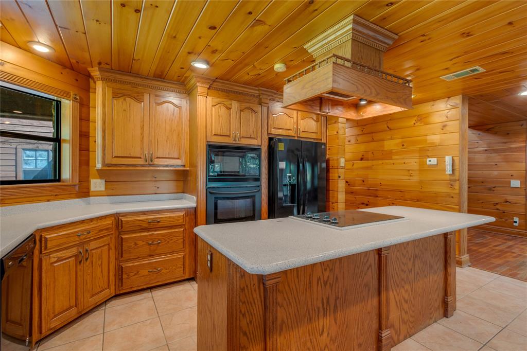 660 County Road 1503 Property Photo 11