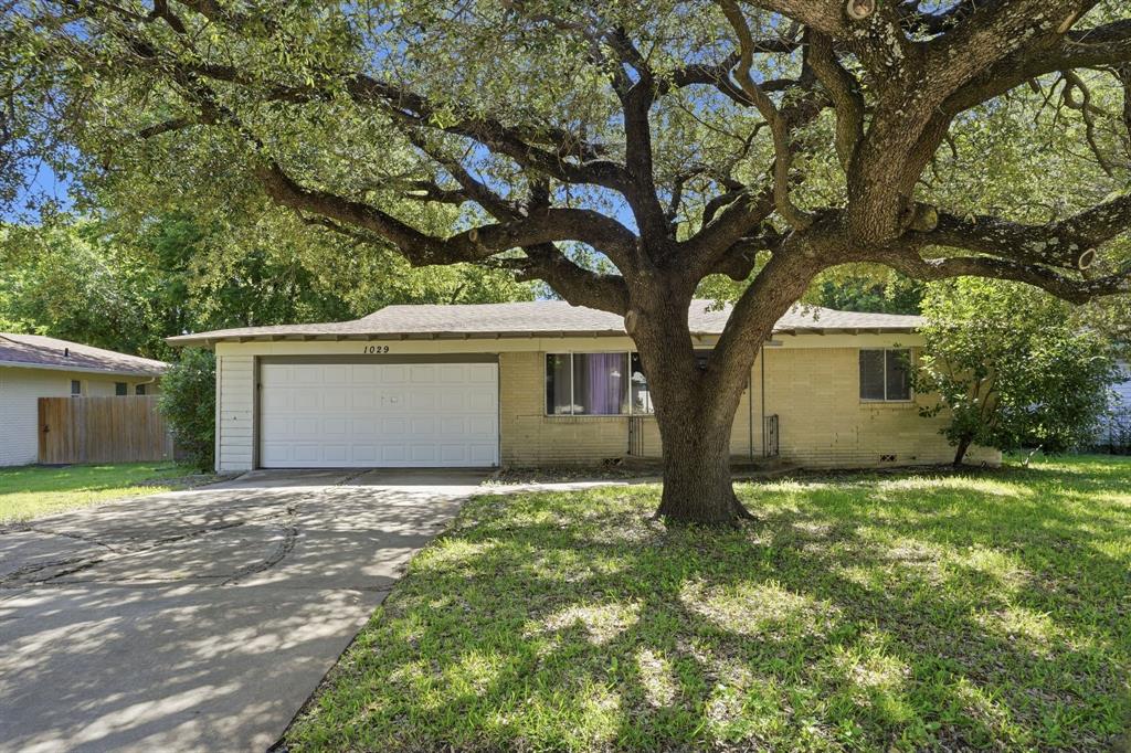 1029 Usher Street Property Photo 1