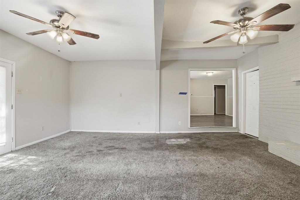 1029 Usher Street Property Photo 12