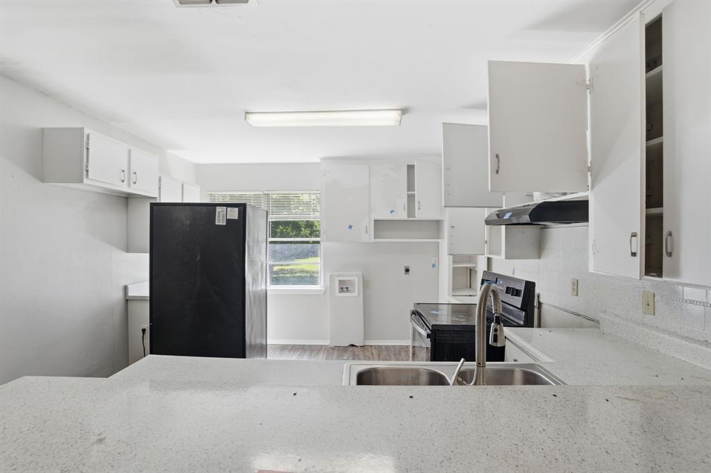1029 Usher Street Property Photo 16