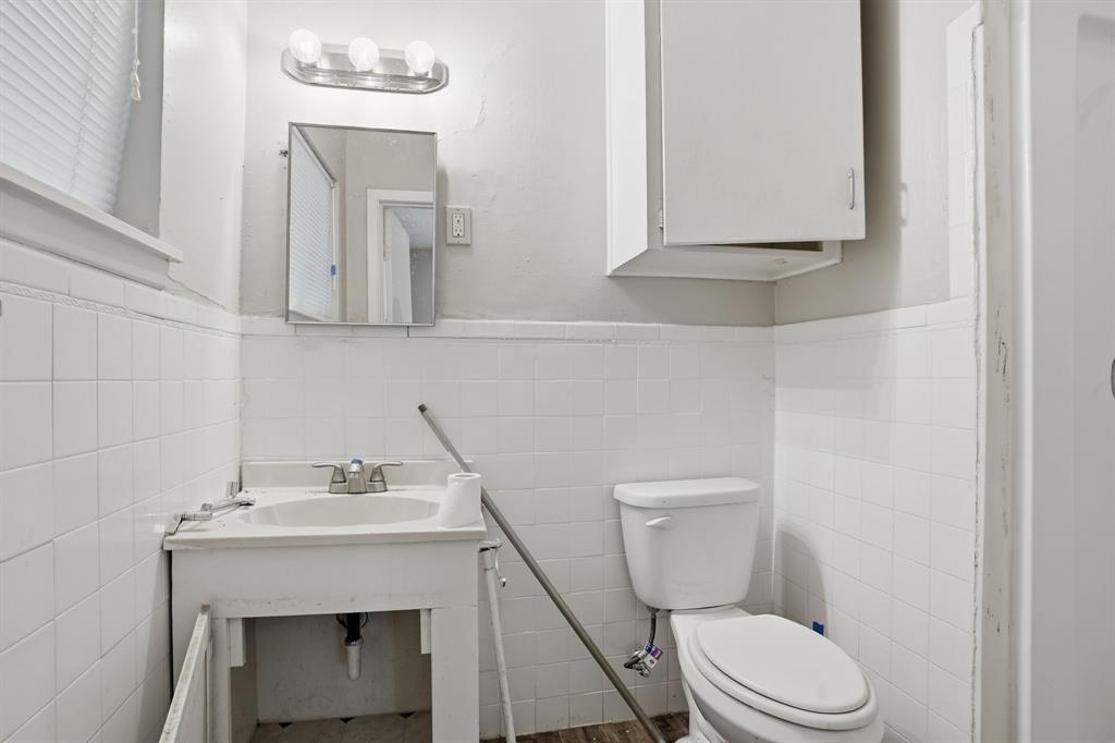 1029 Usher Street Property Photo 25