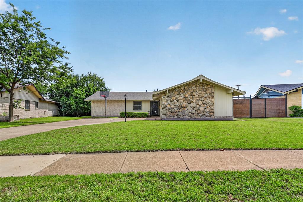 1744 Gross Road