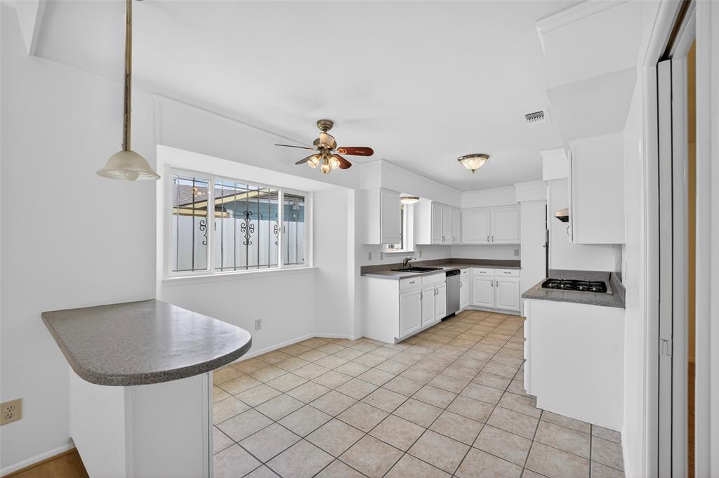 1744 Gross Road Property Photo 9