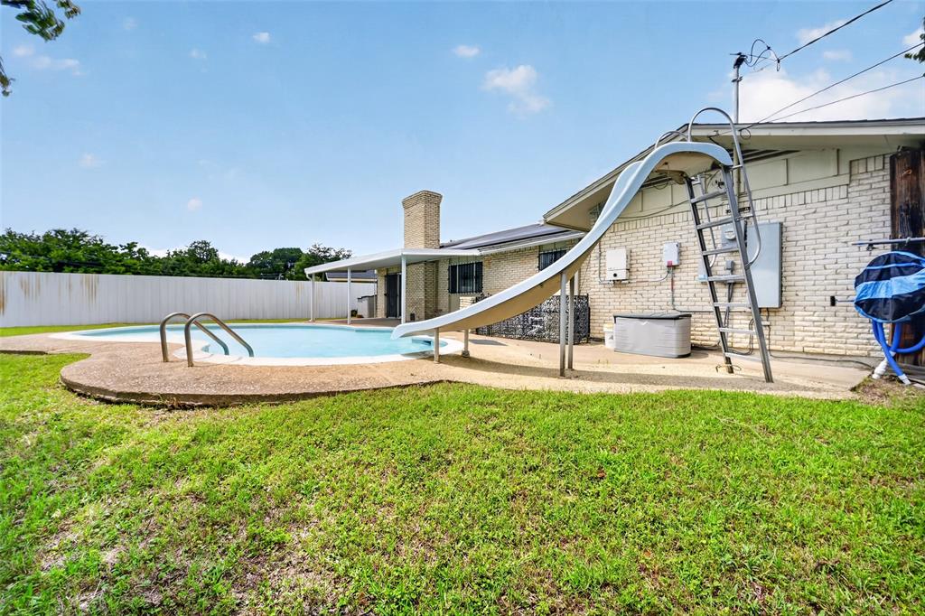 1744 Gross Road Property Photo 18
