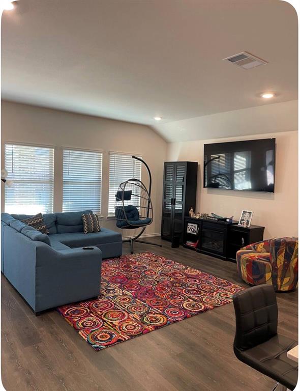 2928 Shoemaker Drive Property Photo 3