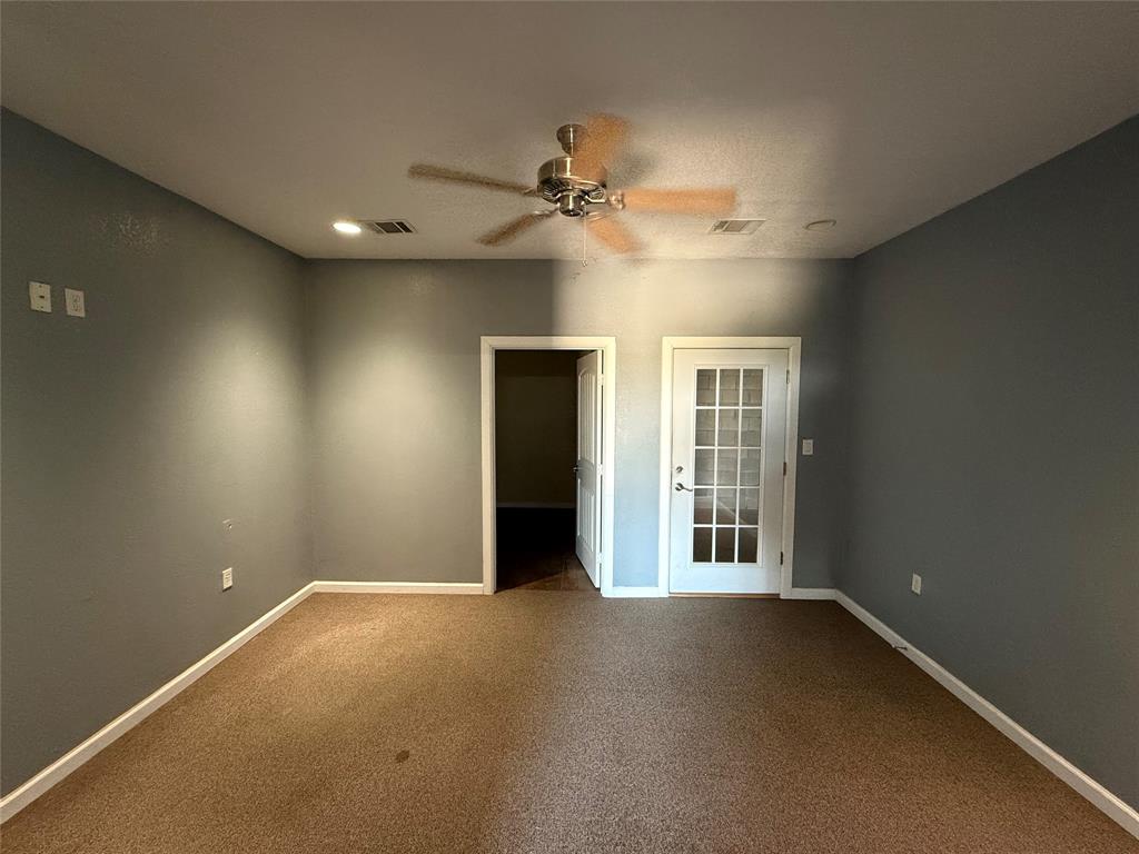 6450 Appian Way Property Photo 14