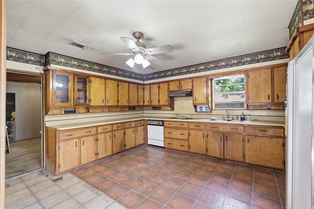 218 W Worth Street Property Photo 12