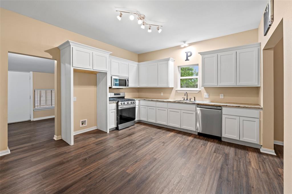401 Central Property Photo 4