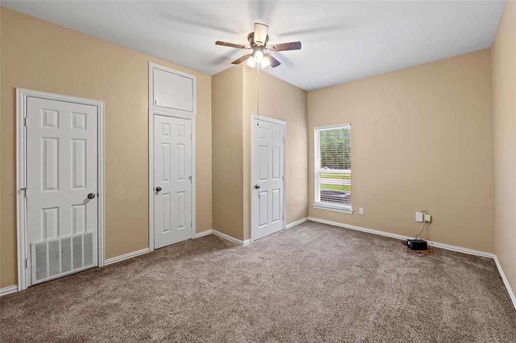 401 Central Property Photo 9