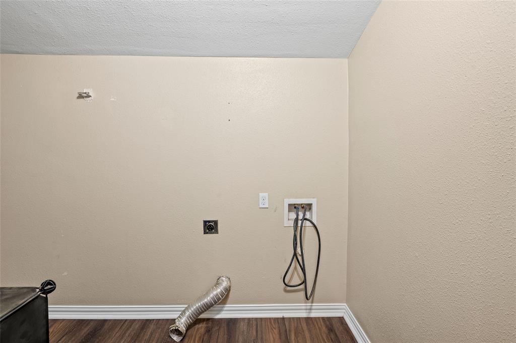 401 Central Property Photo 11