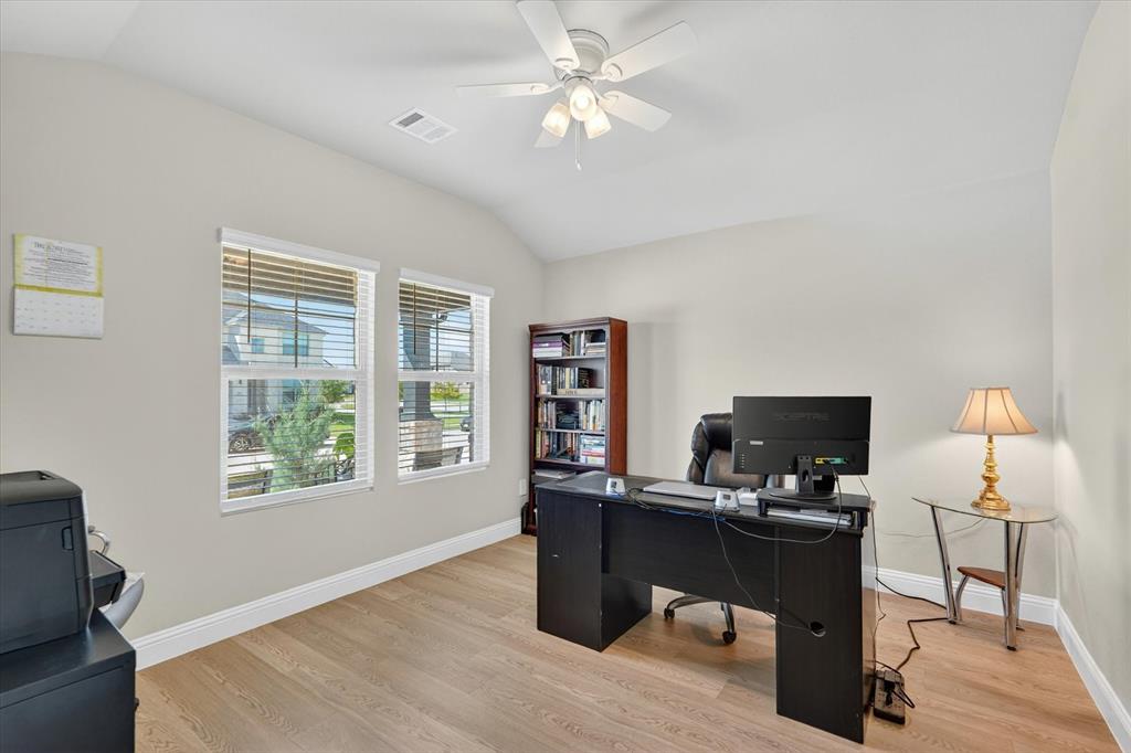 903 Edgehurst Drive Property Photo 3